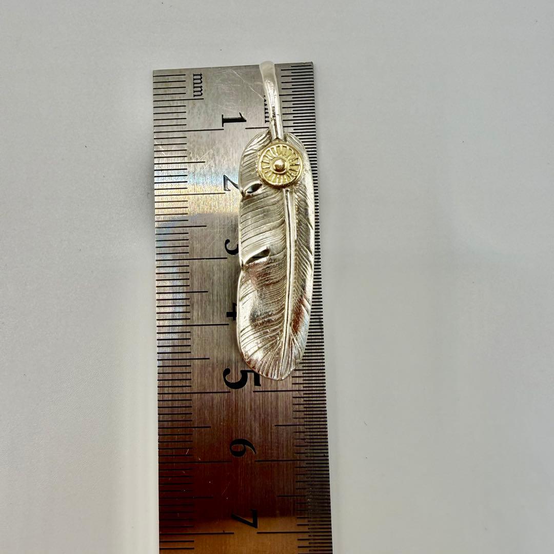 美品　あるじゃん祐天寺　k18太陽メタル付きフェザー　48mm