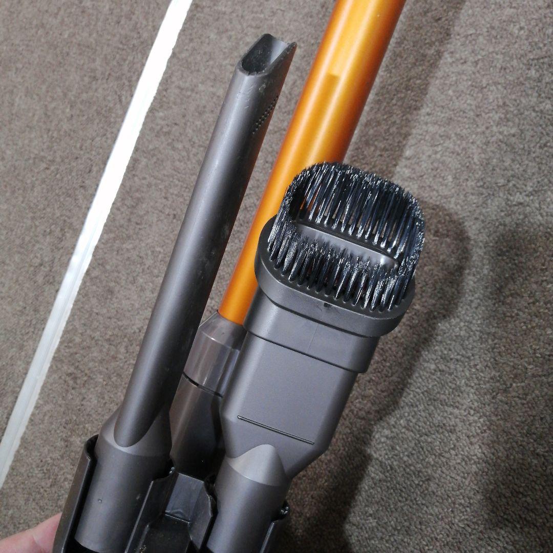 R*u様 Dyson V8 sv11　スティッククリーナー 本体 実動完品❤　送