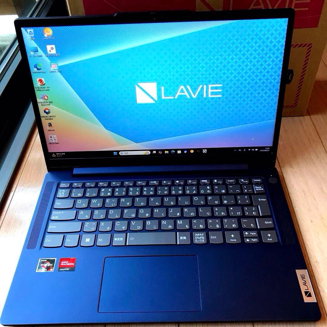 美品 NECLaVieN1455/HAL【2023年12月発売モデル】