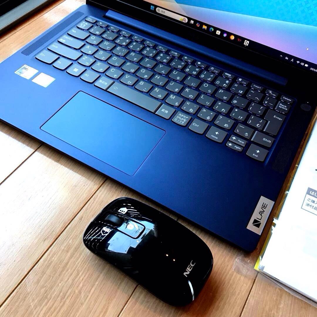 美品 NECLaVieN1455/HAL【2023年12月発売モデル】