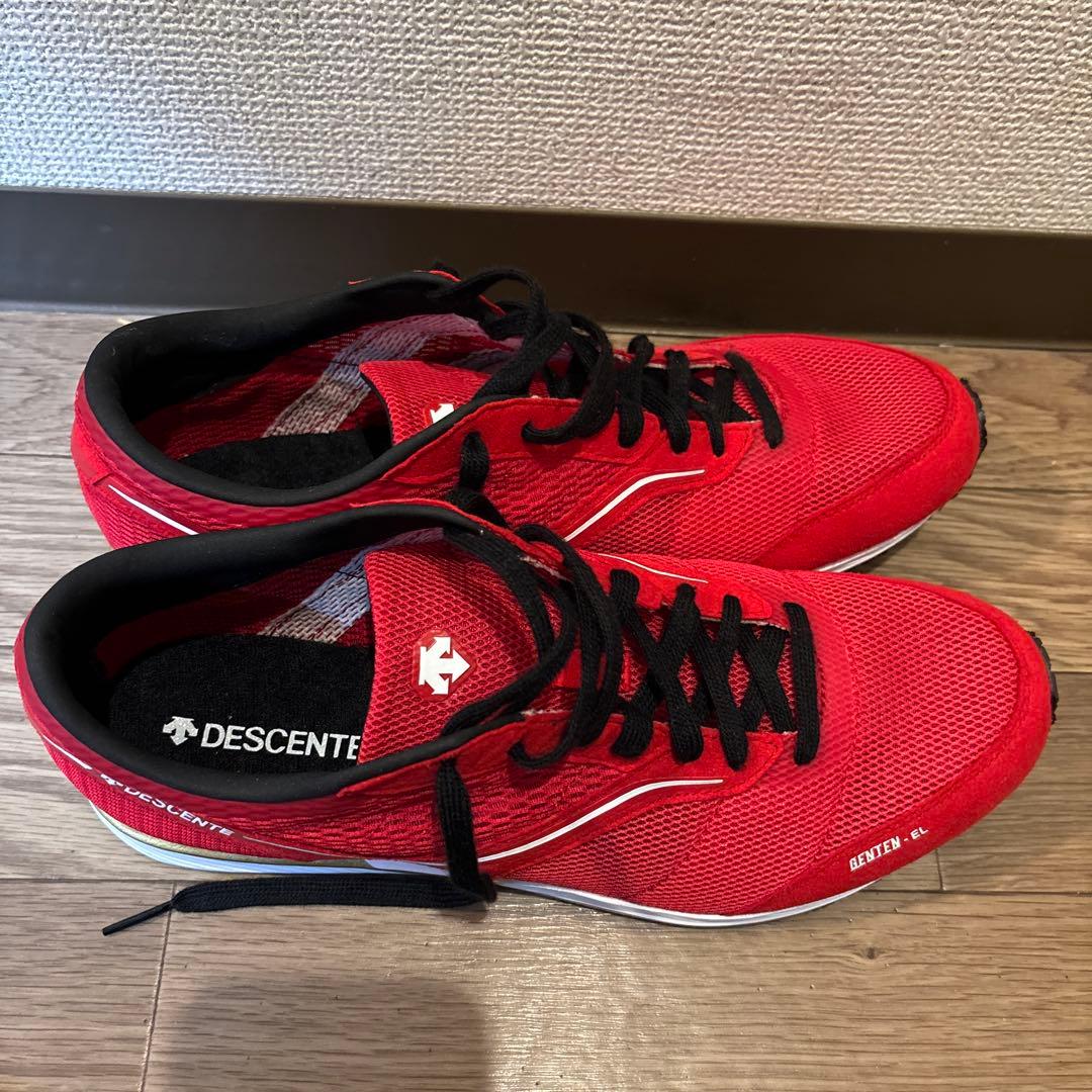 DESCENTE ランニングシューズ レッド　27.5