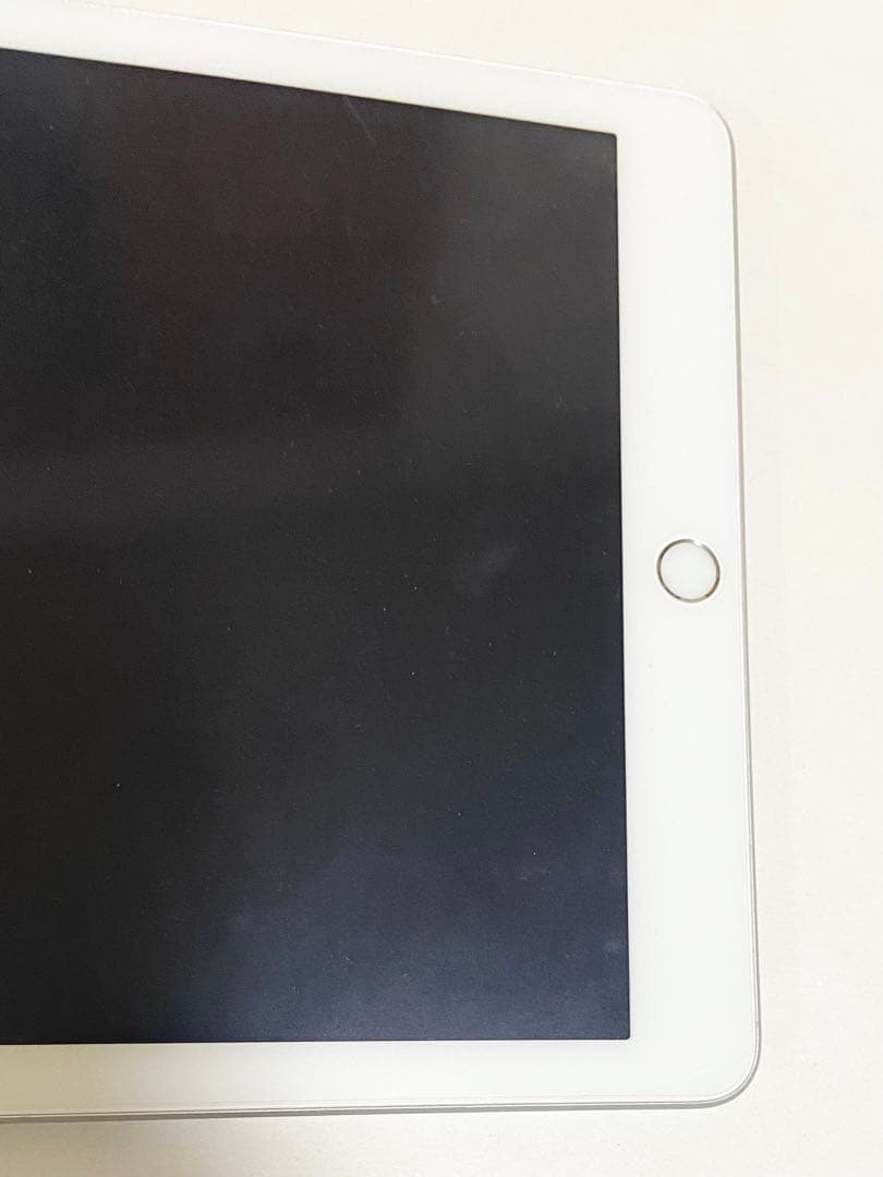 【ジャンク品】iPad 第5世代 9.7インチ Cellular A1823