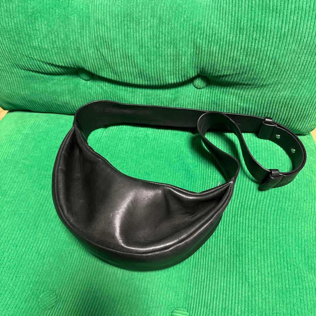 COS クロスボディレザーバッグ ブラック