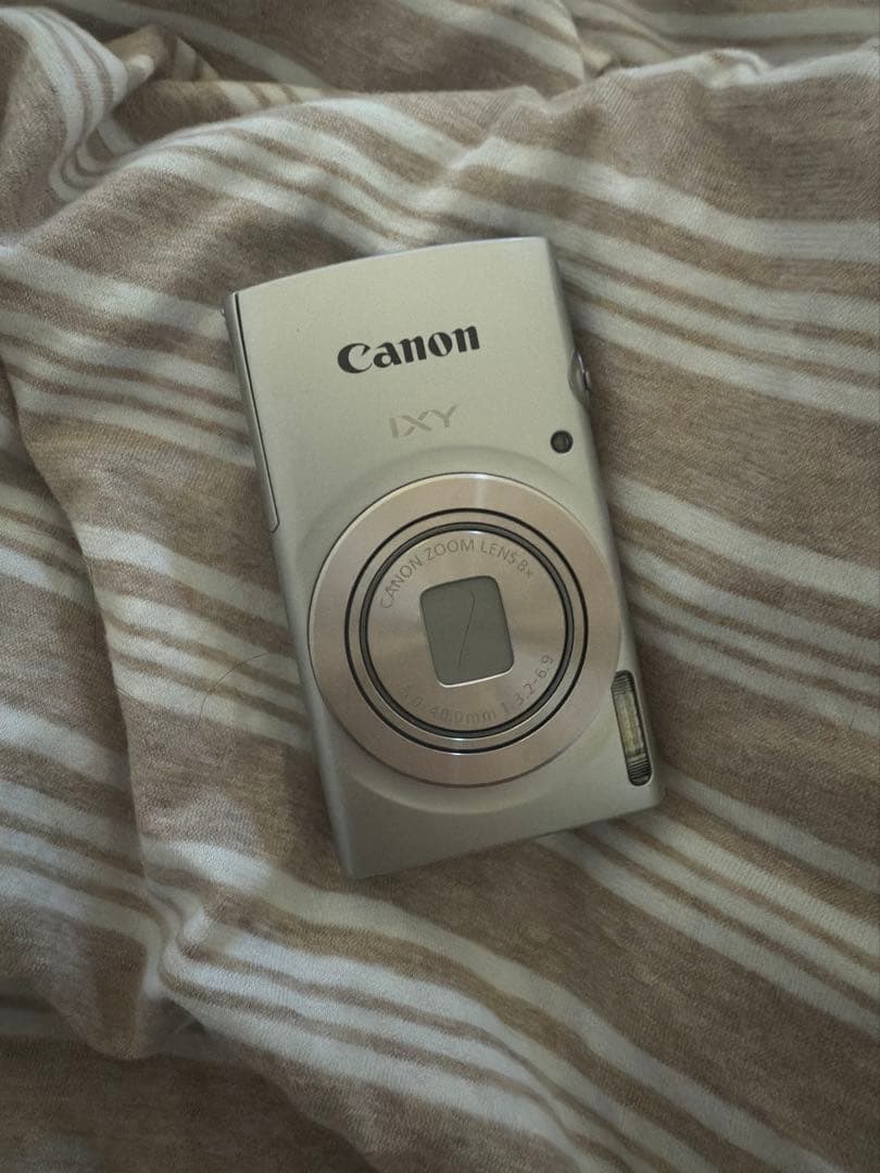 美品 Canon IXY 200 デジカメ シルバー