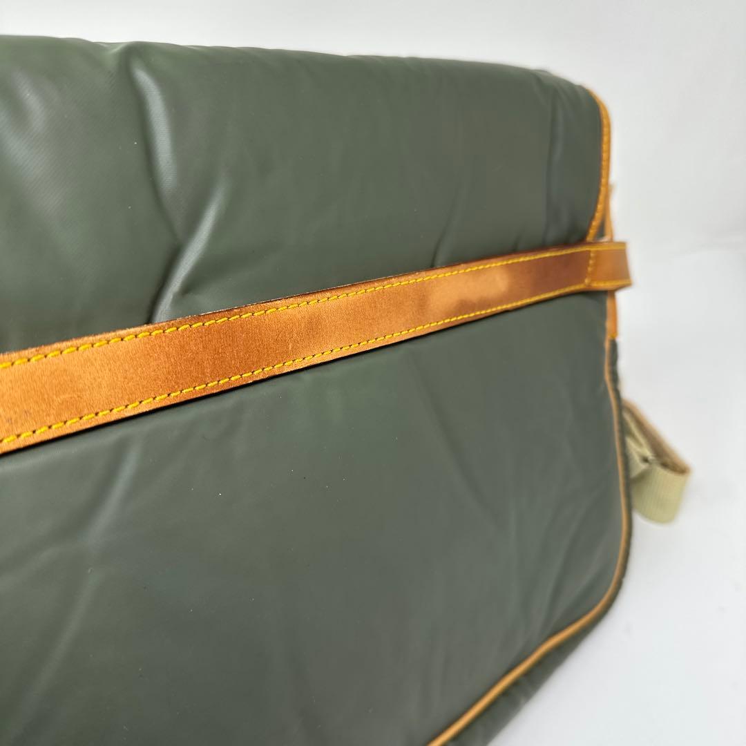 HUNTING WORLD メッセンジャーバッグ オリーブグリーン　N2-4