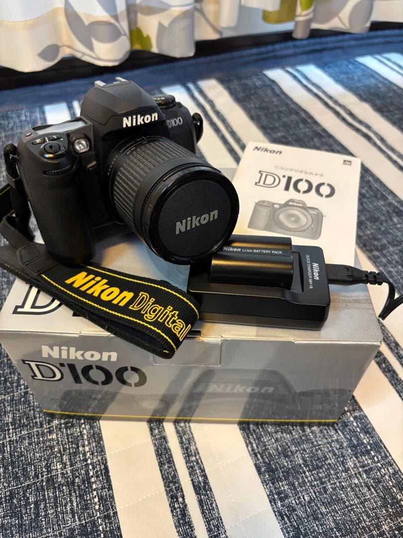 【値下げしました】Nikon D100 デジタル一眼レフカメラ