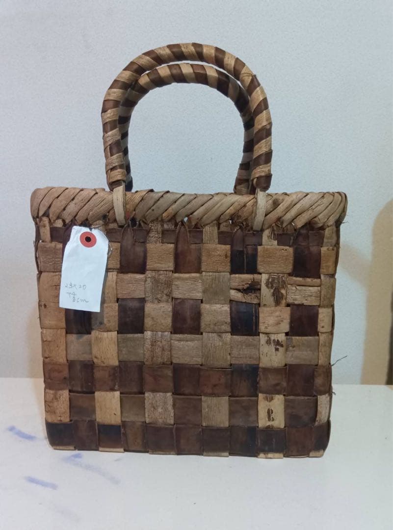 国産（山形県新庄市産）クルミの皮バック新品未使用