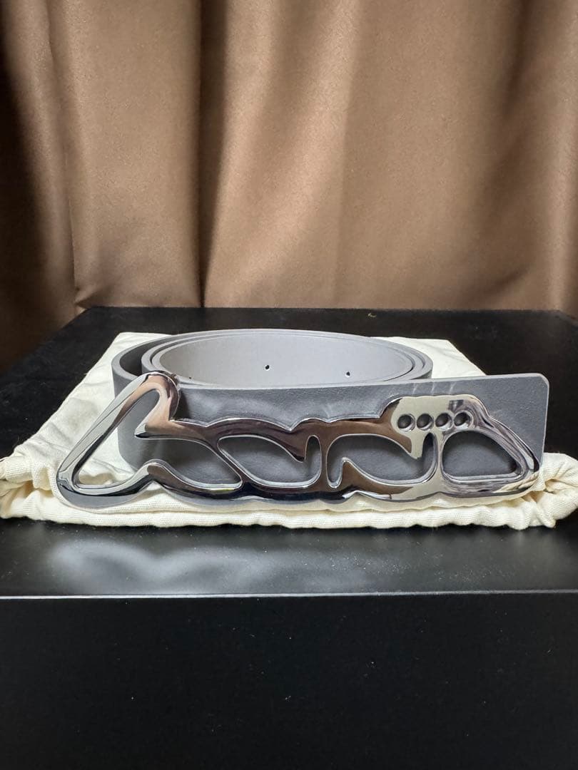 確実正規品 HUNI グレー レザー風 ベルト 独特ロゴデザイン