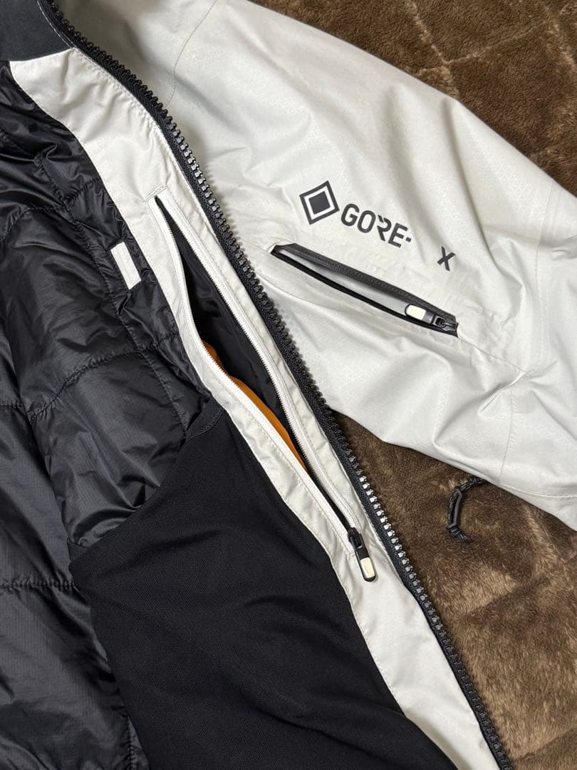 BURTON [ak] GORE-TEX ジャケット Mサイズ訳ありアウトレット