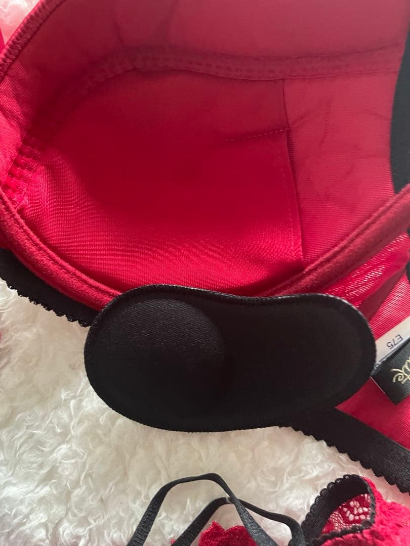 サルート E75/M 75G RE キューティーハニー