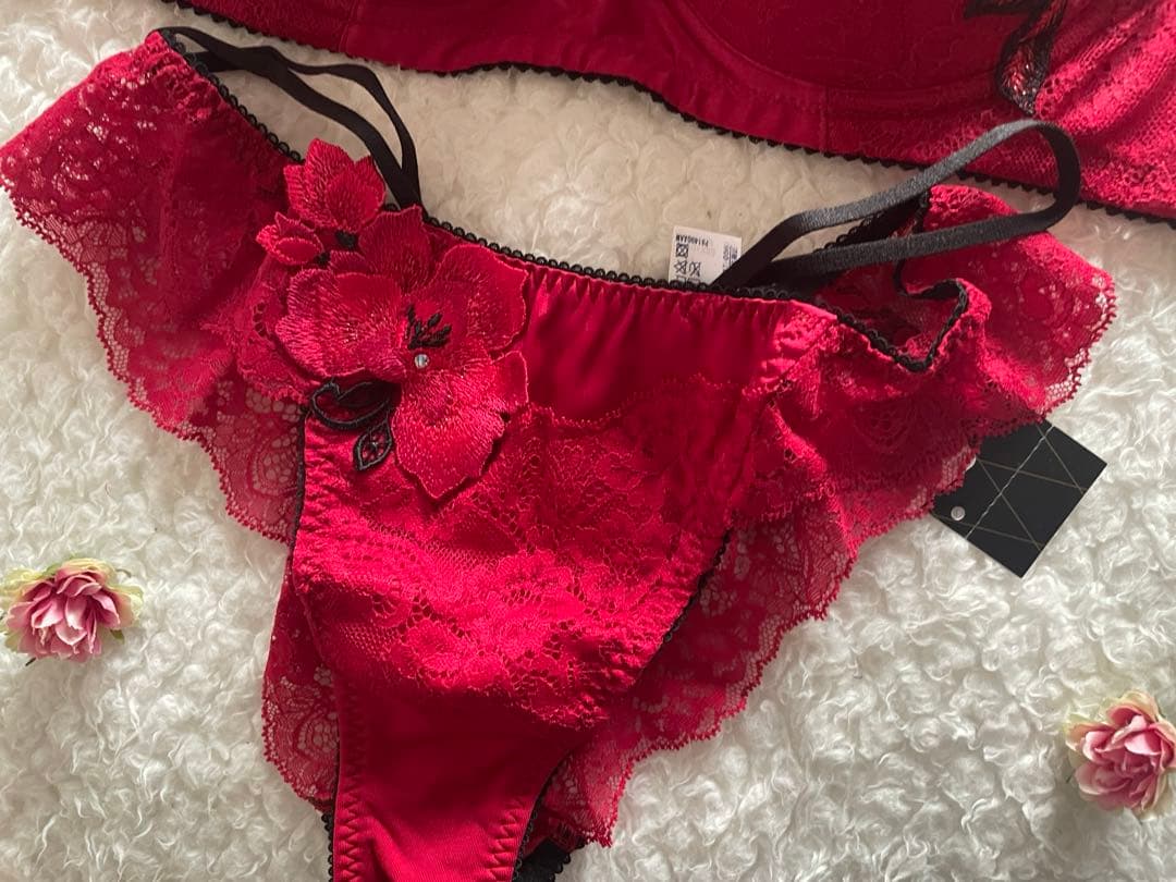 サルート E75/M 75G RE キューティーハニー