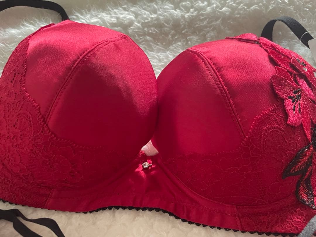 サルート E75/M 75G RE キューティーハニー