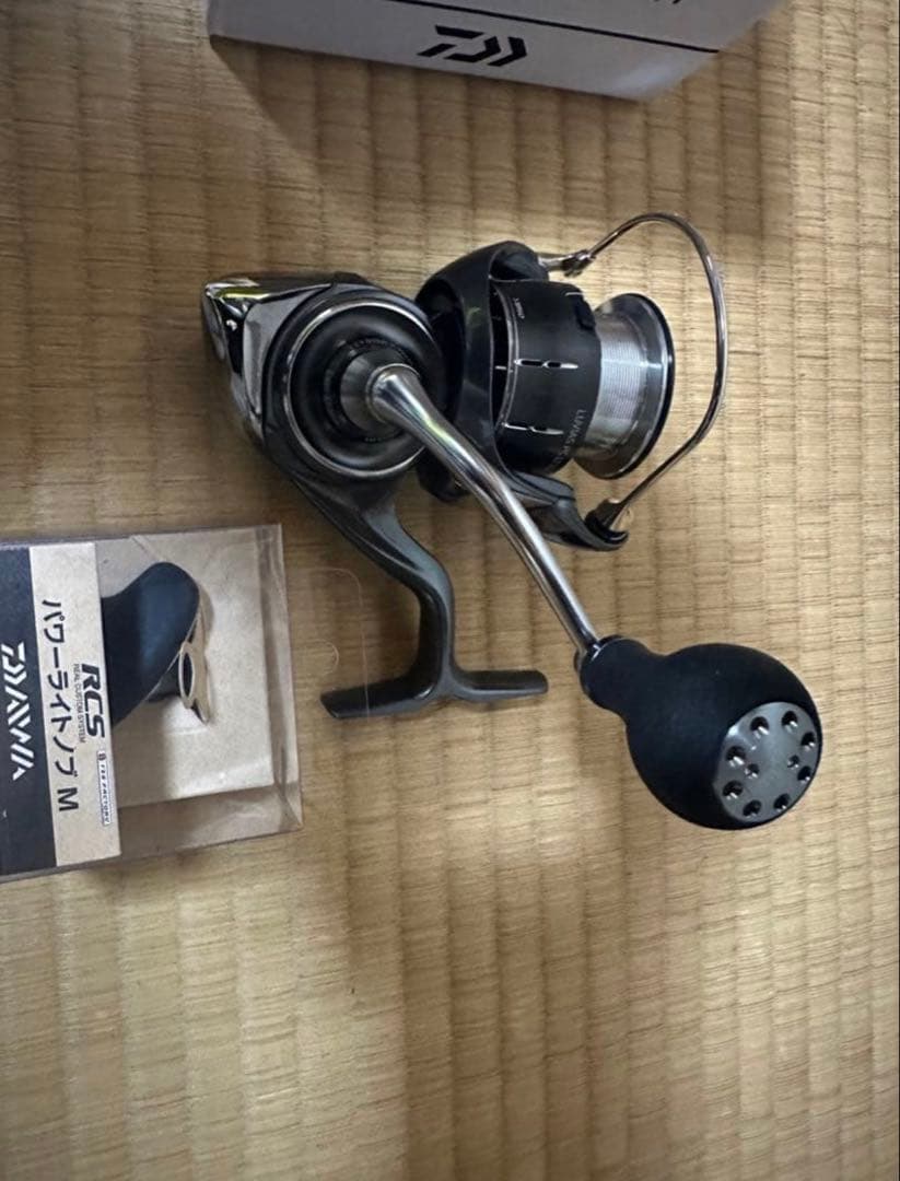 ダイワ 24ルビアスPC LT3000S-XH RCSノブ付き