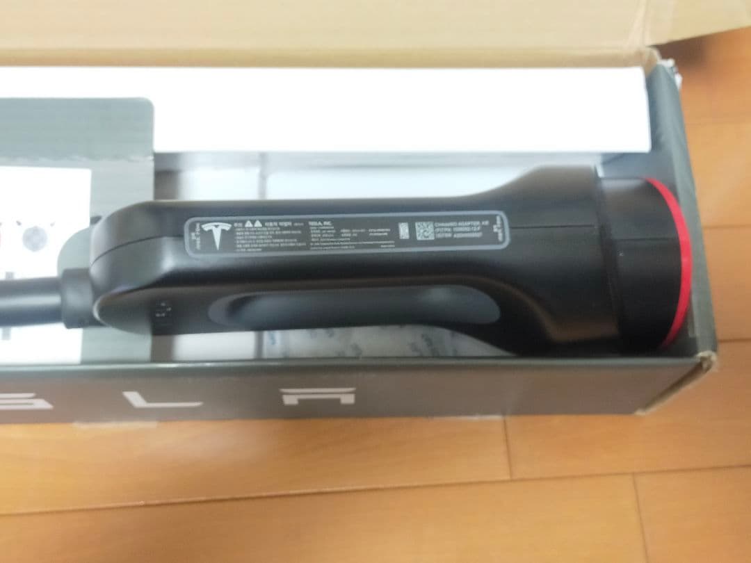 テスラ チャデモアダプター　TESLA CHADEMO