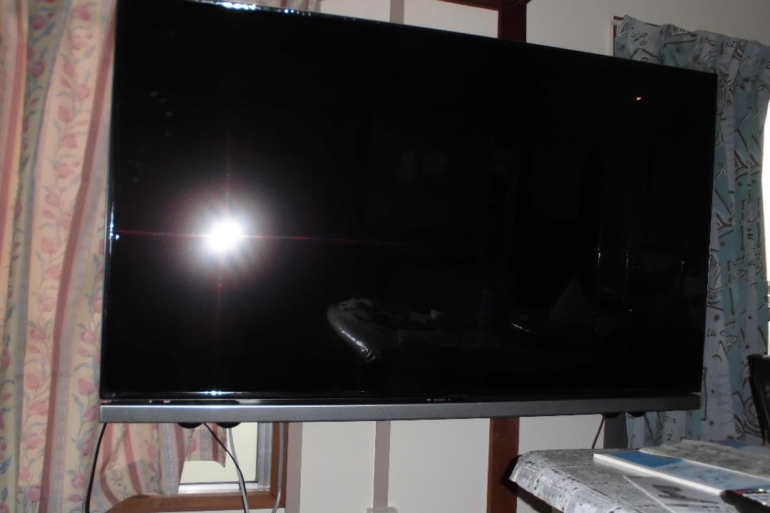 国内最大の４Ｋテレビ　７０インチ新古品シャープ