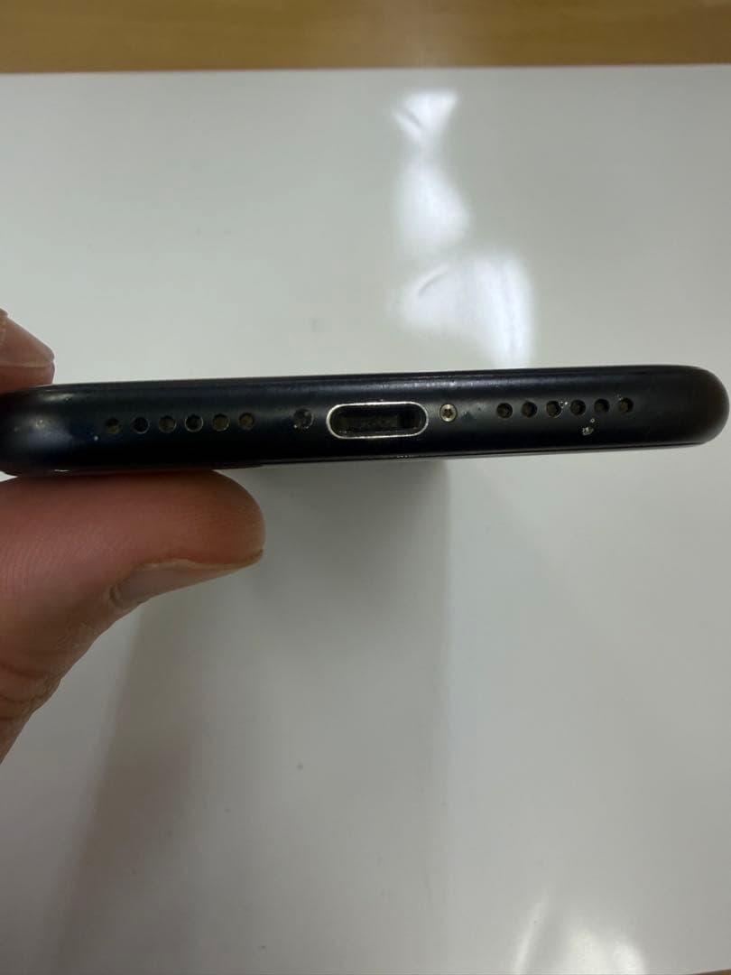 Apple iPhone XR ブラック　64g auSIMロック