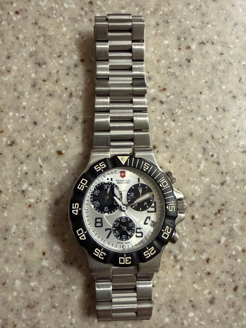 victorinox クロノグラフ 腕時計 ブラック/シルバー 電池切れ