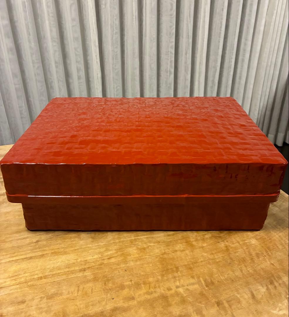 行李　漆塗り小物入れ