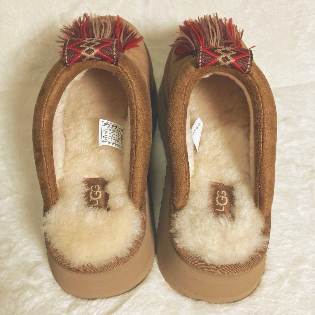 【みかん様】UGG✨TAZZLE 厚底スリッポン　サボ　タッセル　完売　24cm