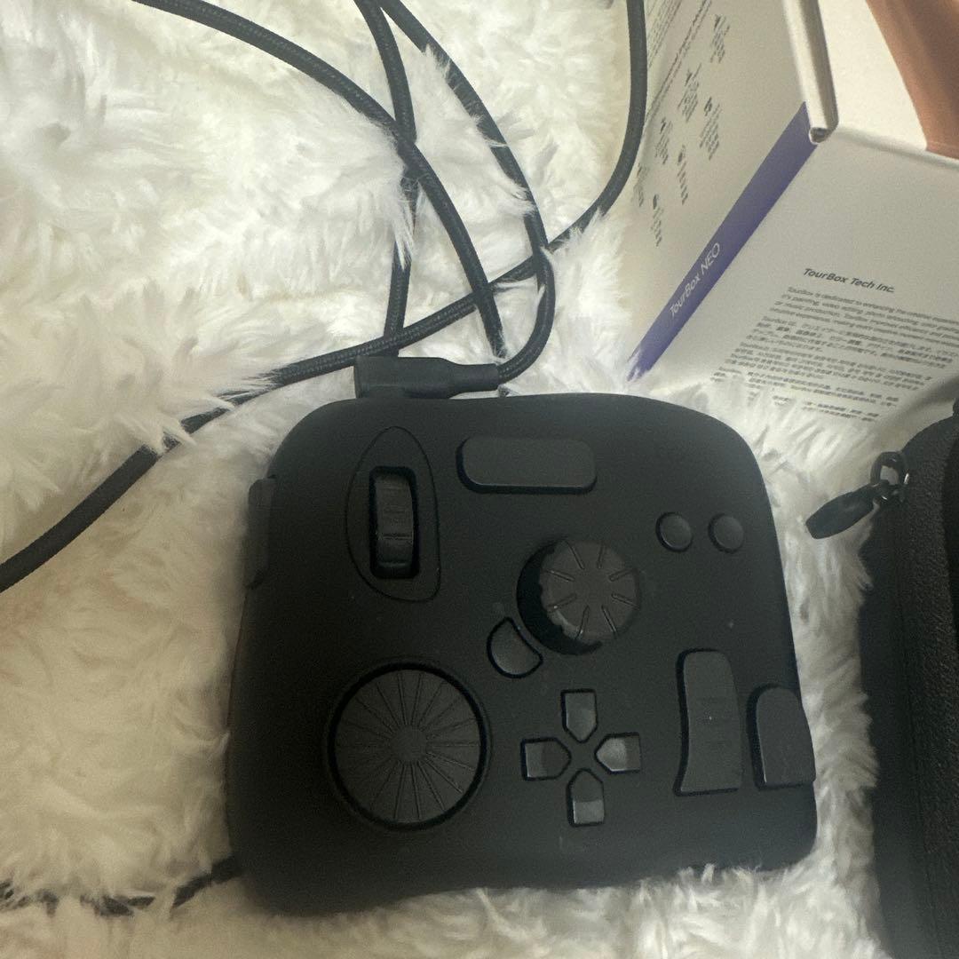 TourBox NEO ケース付き