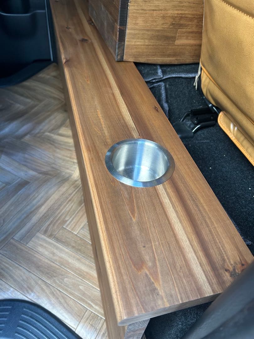 #110 ハイエース 200系 セカンドテーブル