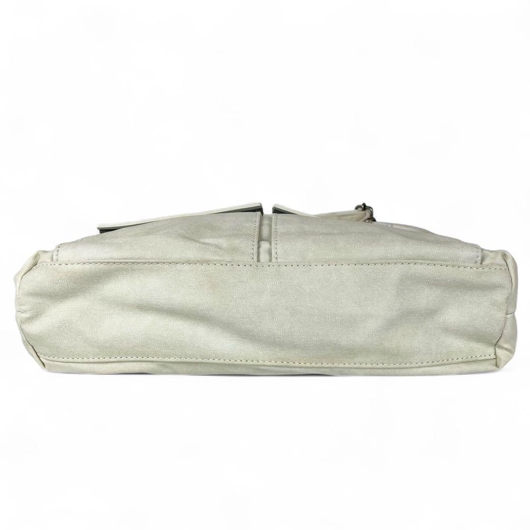 【美品】カルバンクライン メッセンジャーバッグ キャンバス 白 ホワイト