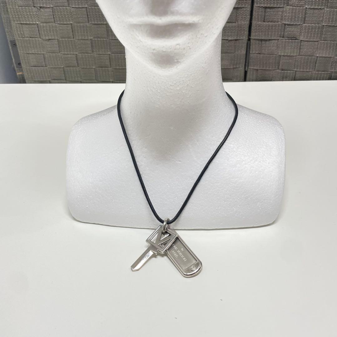 ミ*ト様 Louis Vuitton コリエ・プラーク Vスクエア ネックレスM