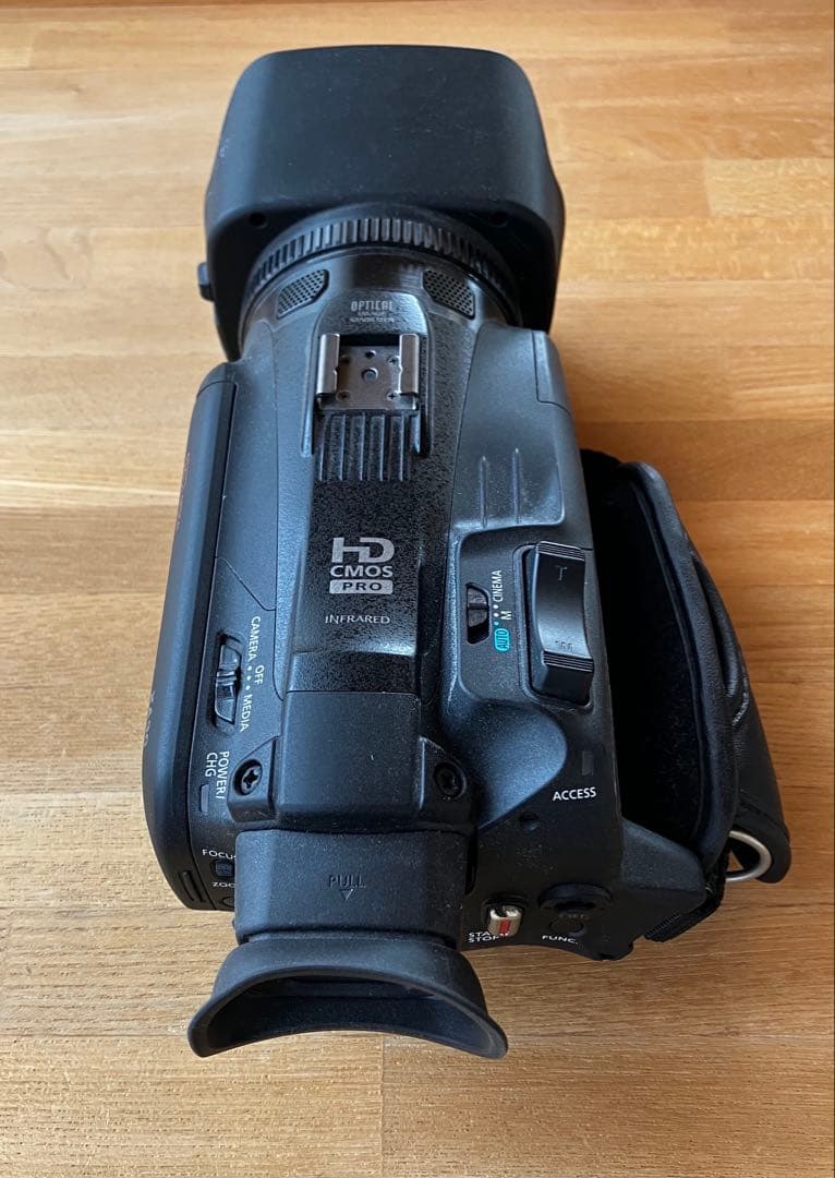 Canon XA30 業務用ビデオカメラ　美品　専用バッグ付　キャノン