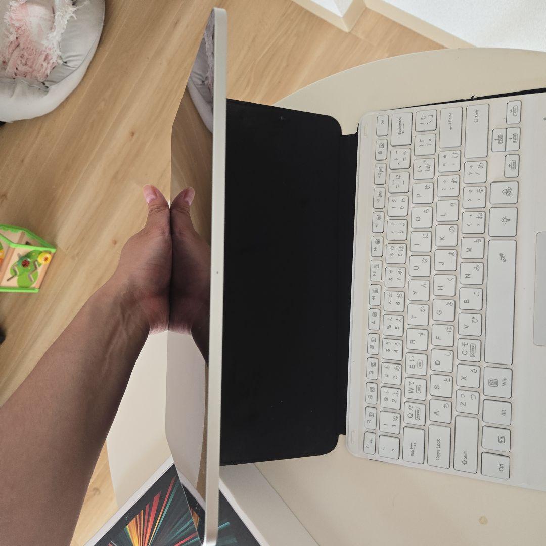 【美品】iPad Pro 12.9 第5世代 128GB+カバーキーボードファン