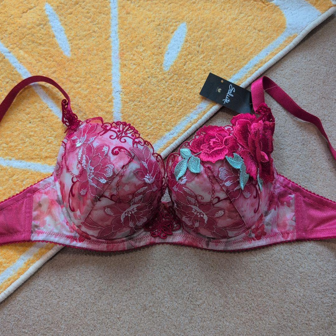 新品　ワコール　サルート　ブラジャー　G65