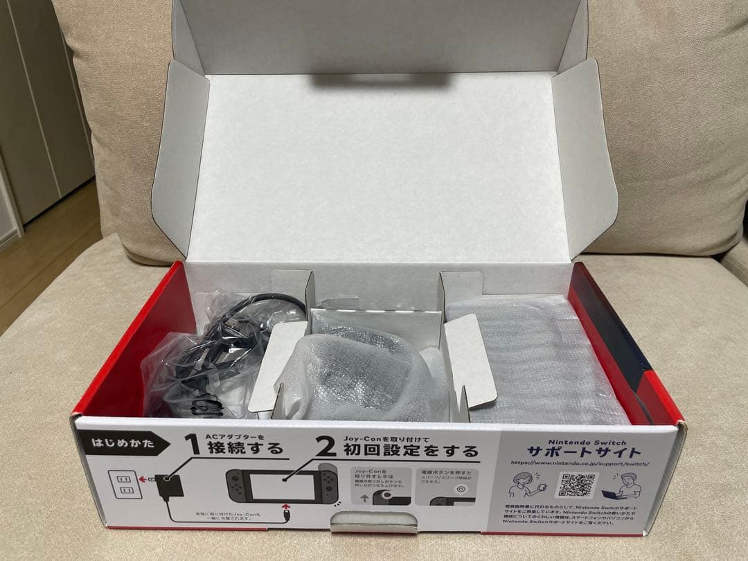 Nintendo Switch 本体（ニンテンドースイッチ）Joy-Conグレー