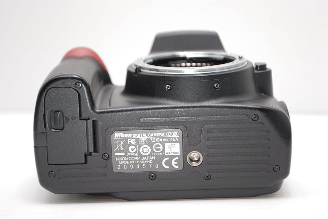 ❤️Nikon D3000❤️ 初心者向け一眼レフ レンズフード付き 美品 格安