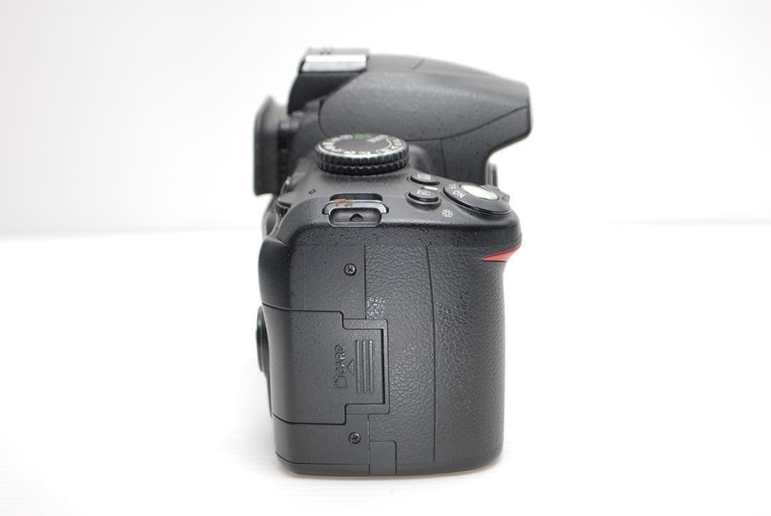 ❤️Nikon D3000❤️ 初心者向け一眼レフ レンズフード付き 美品 格安