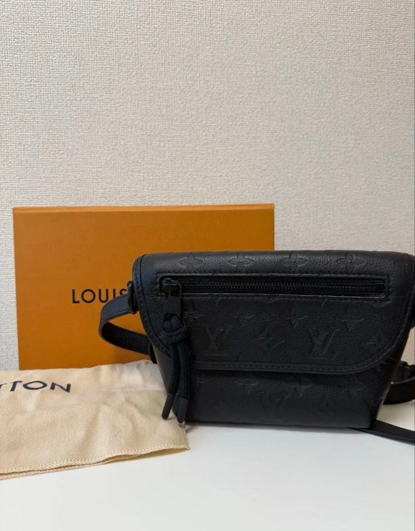 reo *〈美品〉ルイヴィトン パルス・ウェアラブルウォレット