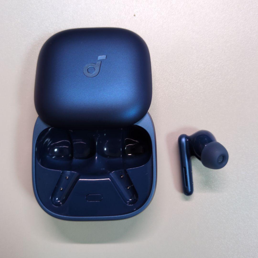 （充電器＋右耳イヤホン）Anker Soundcore Liberty 5