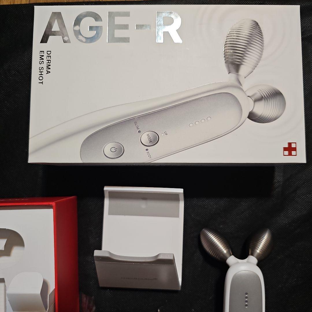メディキューブ　AGE-R DERMA EMS SHOT