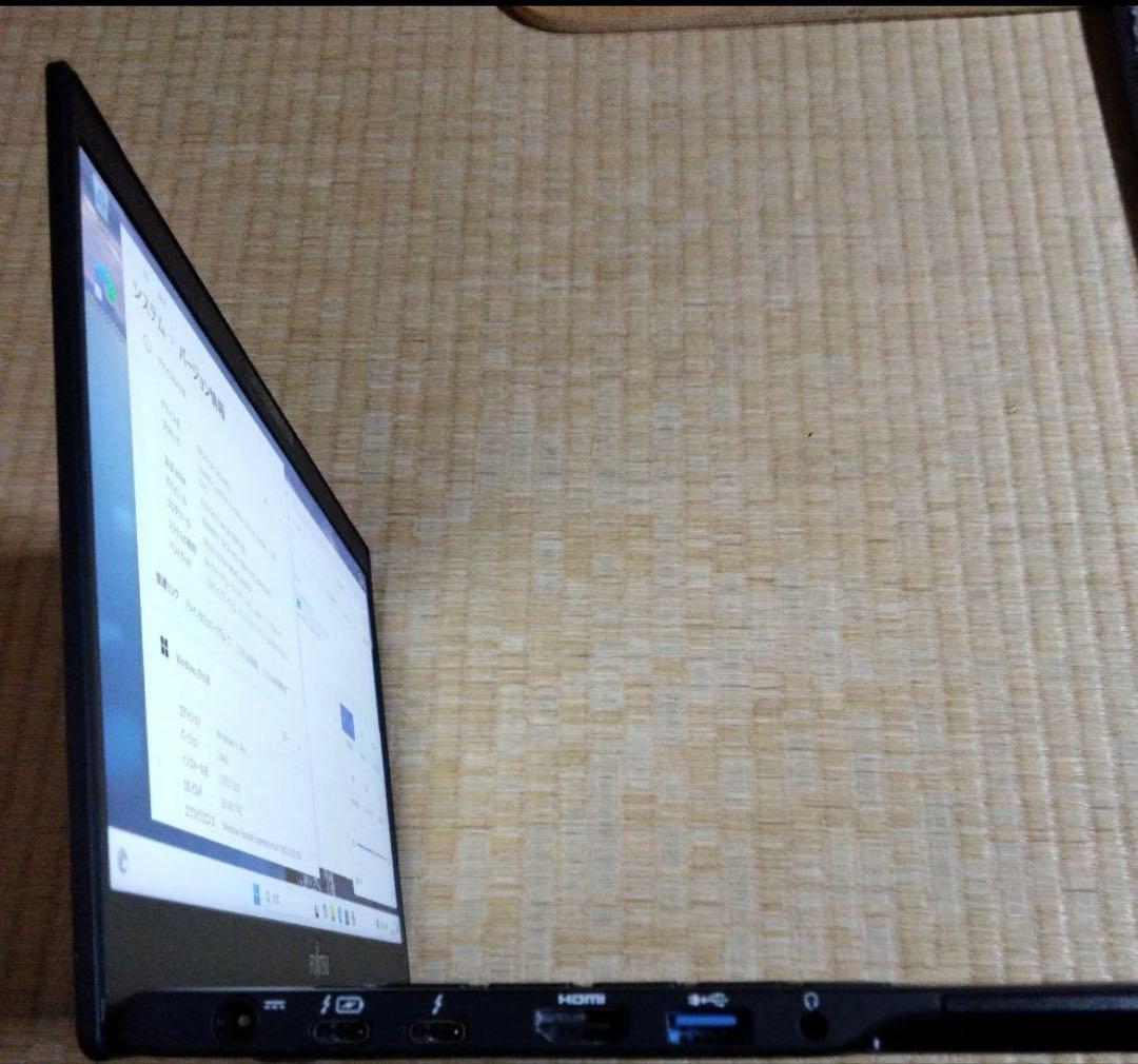 富士通U939/B (8世代i5/8GB/256GB カメラ・マイク非搭載)