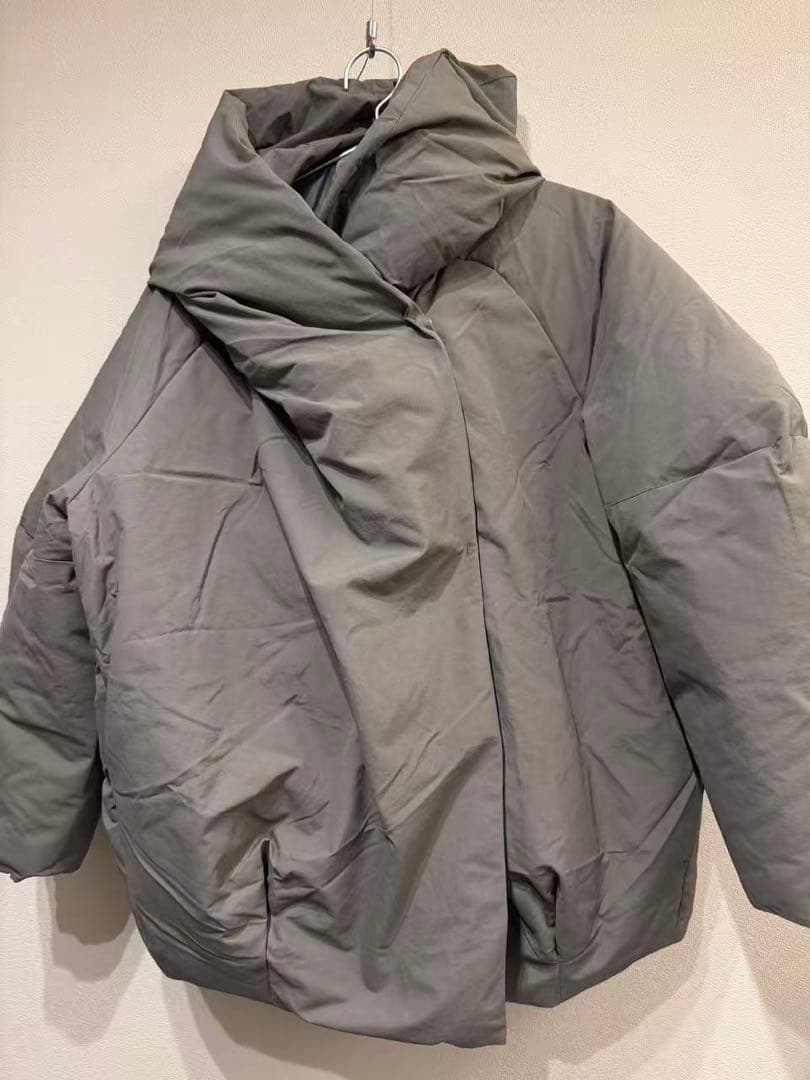 ブラックバイマウジー　ショートダウン　ダウンジャケット