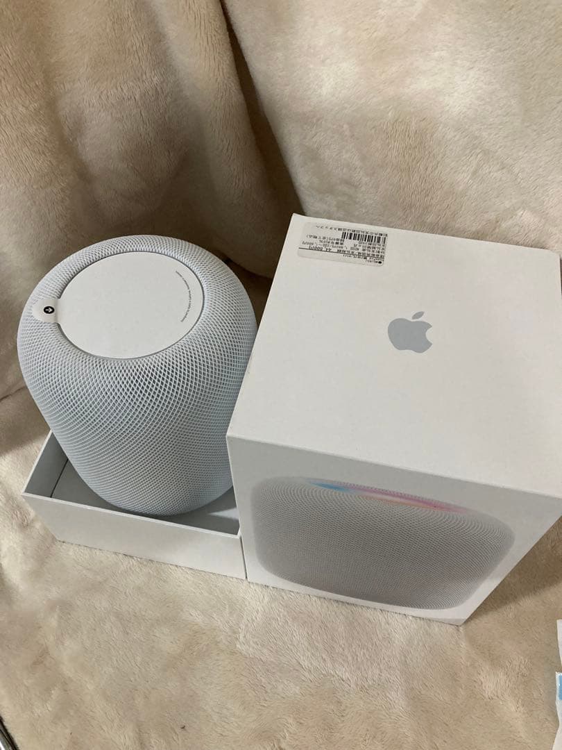 r*。様 未使用　Apple Pod 第二世代　ホワイト　MQJ83J