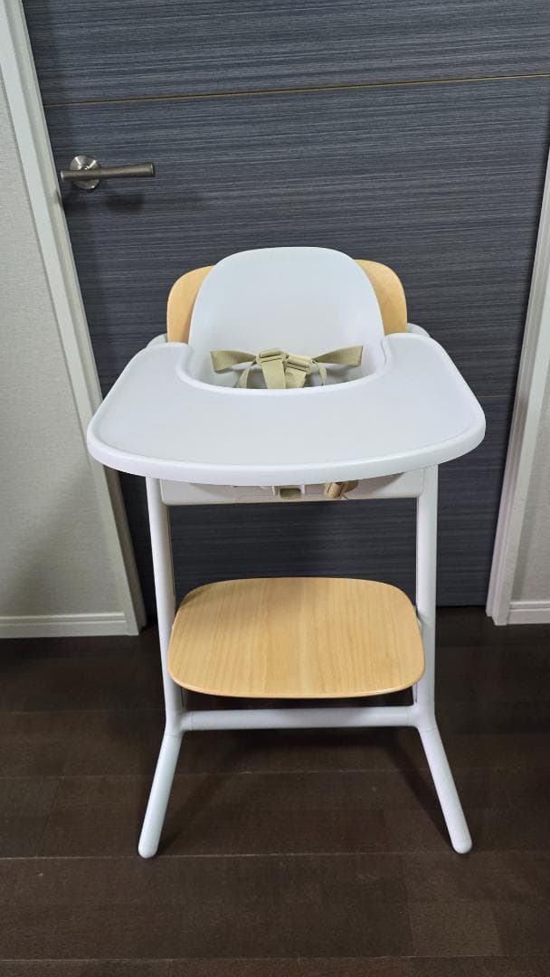 Cybex ハイチェア（サンドホワイト）ハーネス＆スナックトレー付き