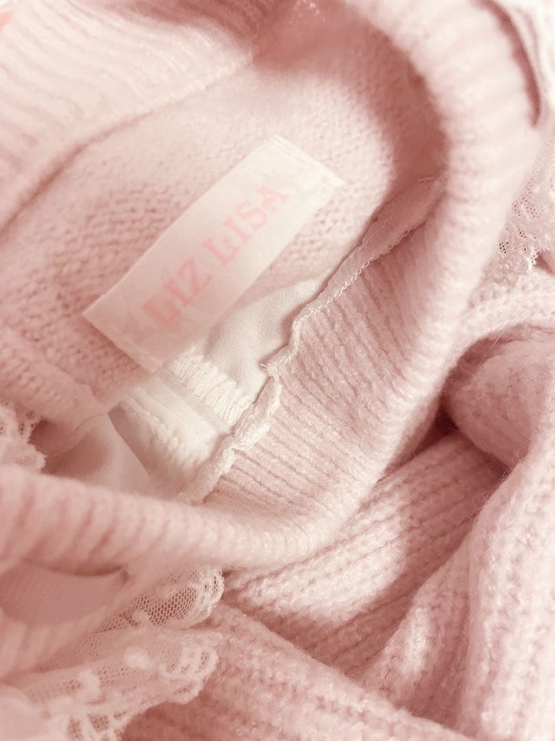 リズリサ スピンドルポンポンニットトップス