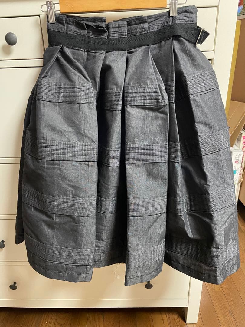 専用　トリコ コムデギャルソン　ダークグレー プリーツスカート ベルト付き