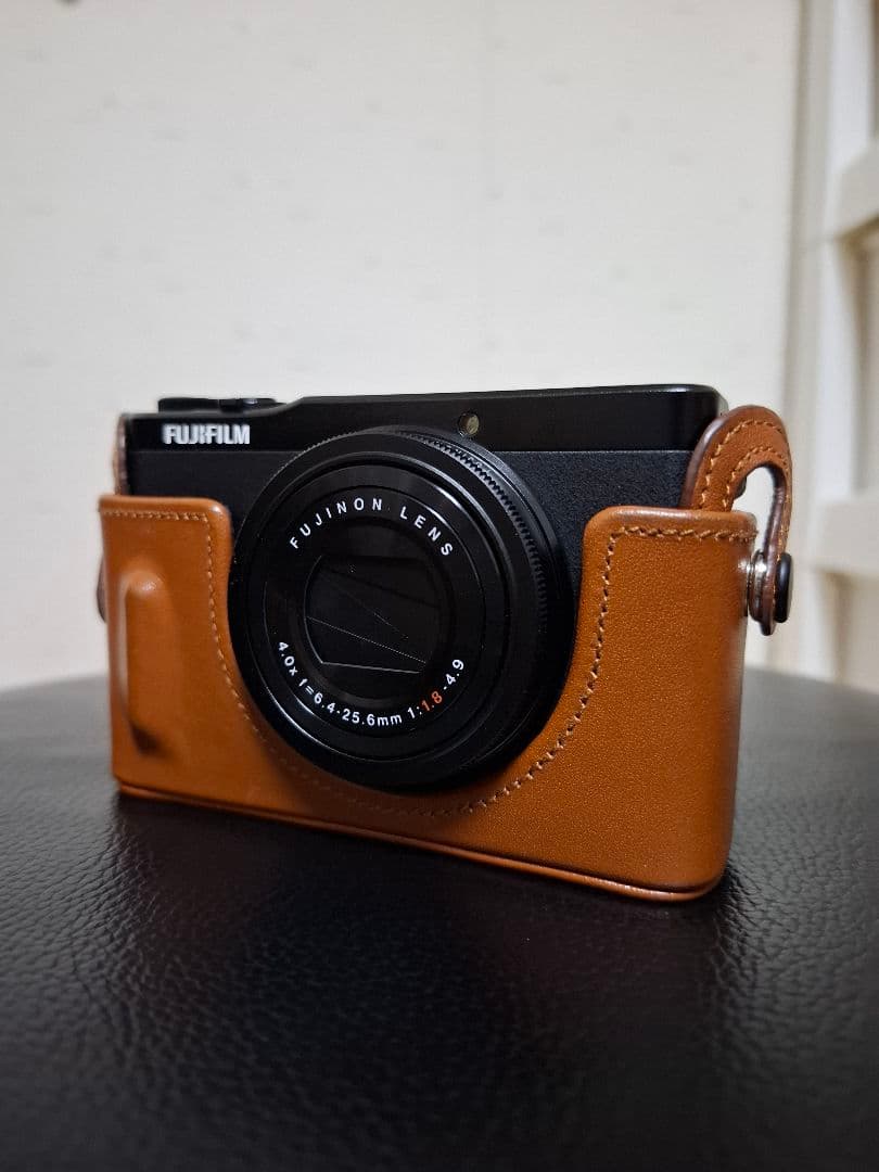 FUJIFILM XQ2 プレミアムコンパクトデジタルカメラ ブラック