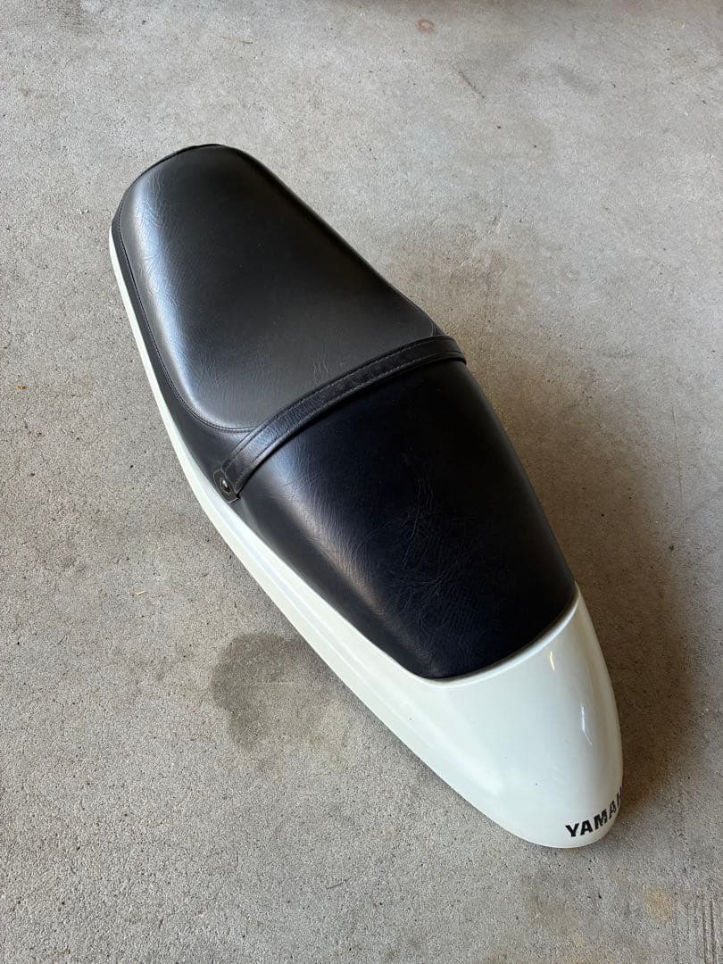 ルネッサ250 純正シート