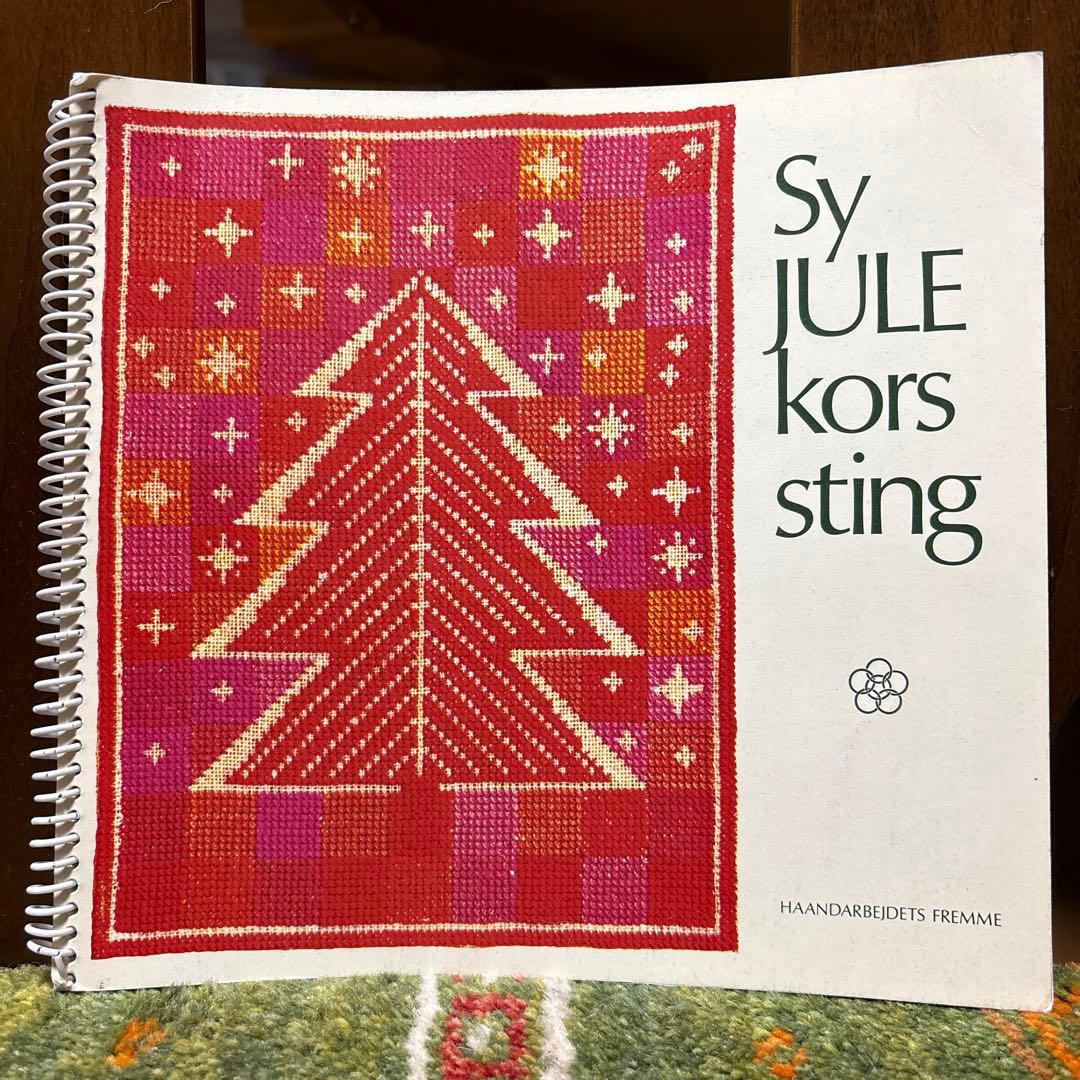 希少　フレメ刺繍　クリスマスクロスステッチ図案集　全79ページ　断捨離