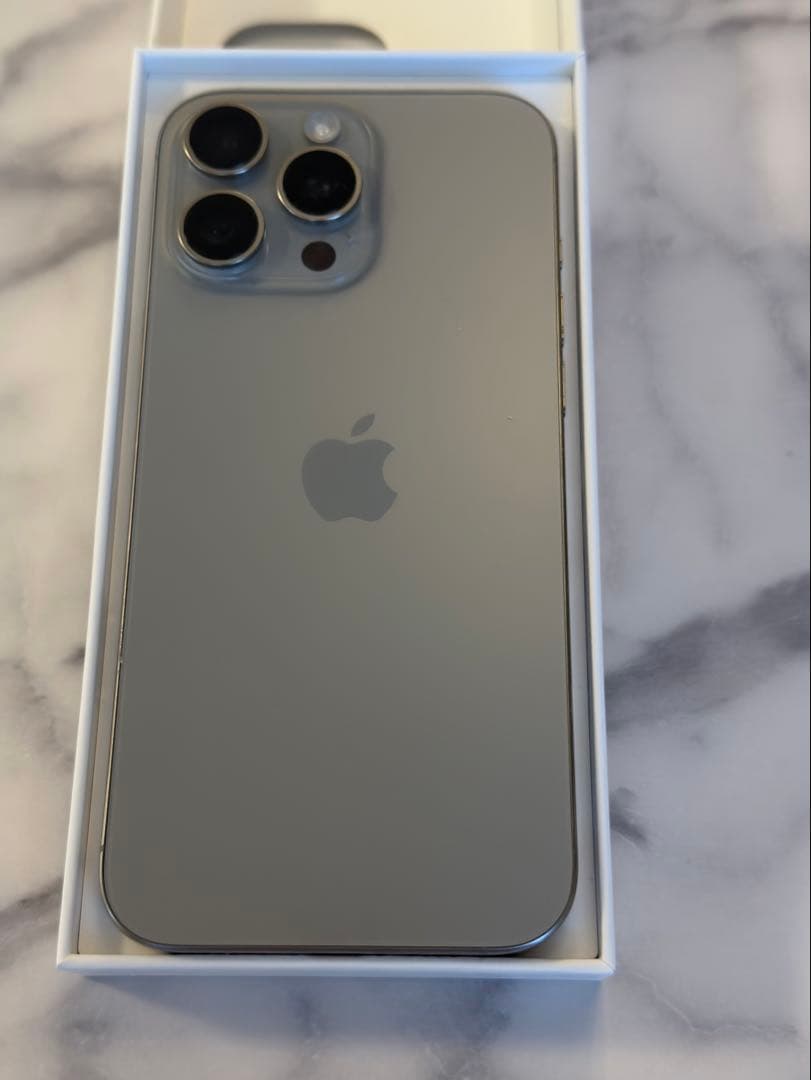 【超美品】iPhone16ProMax 512GB チタニウム➕保証付き