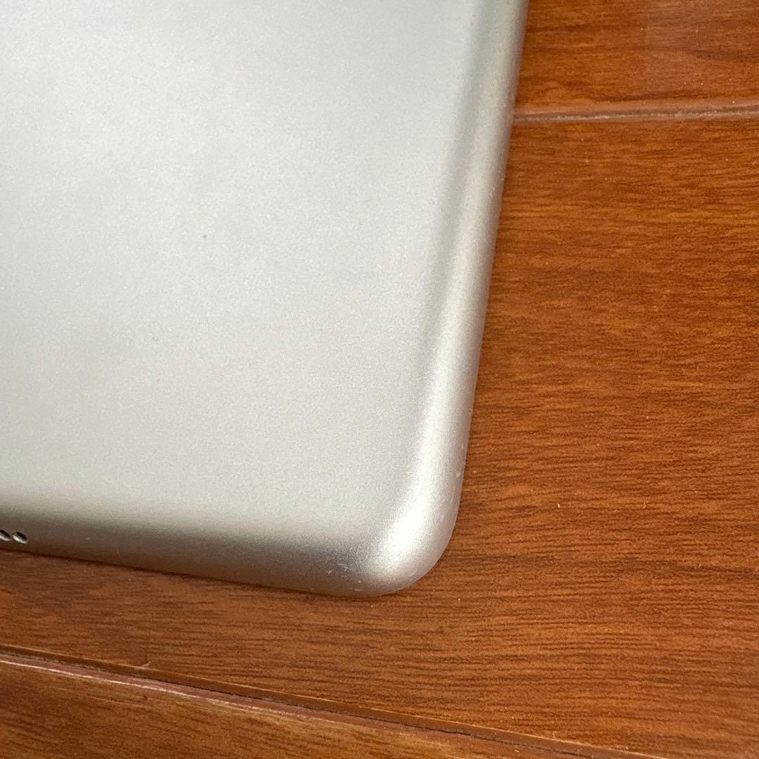 Apple iPad A1823 ホワイト 32GB 第5世代