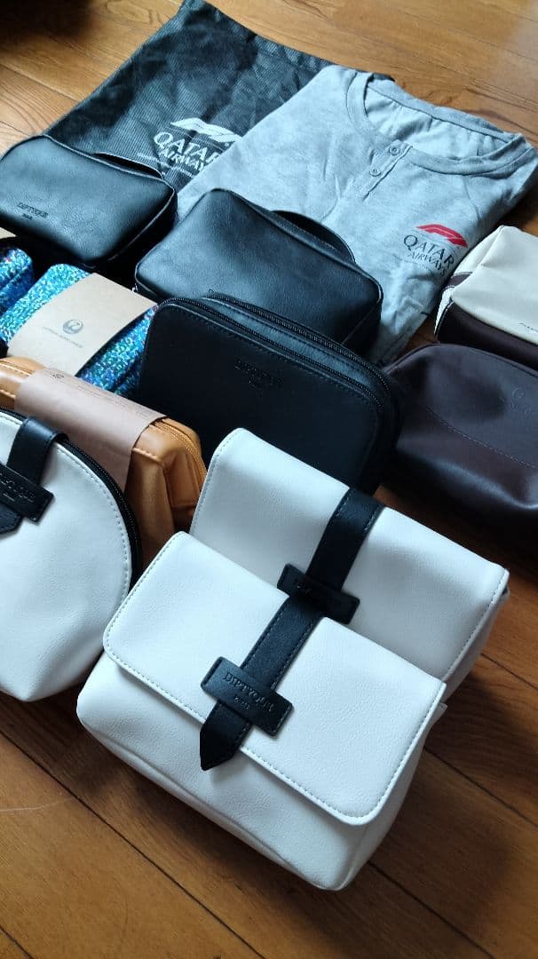 Qatar Airways　日本航空　全日空 旅行用アメニティ　パジャマ