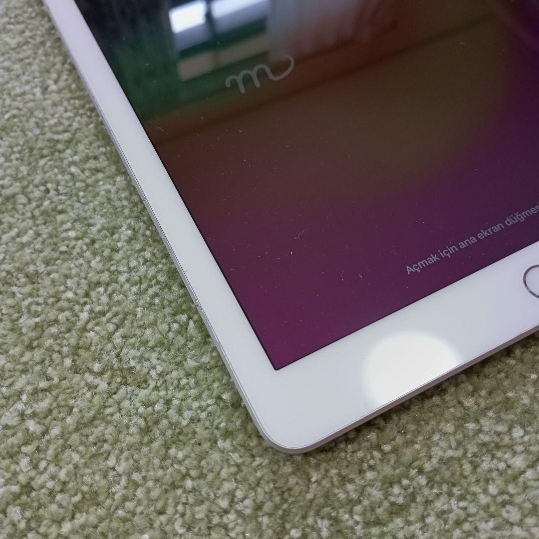 iPad 第6世代　32GB