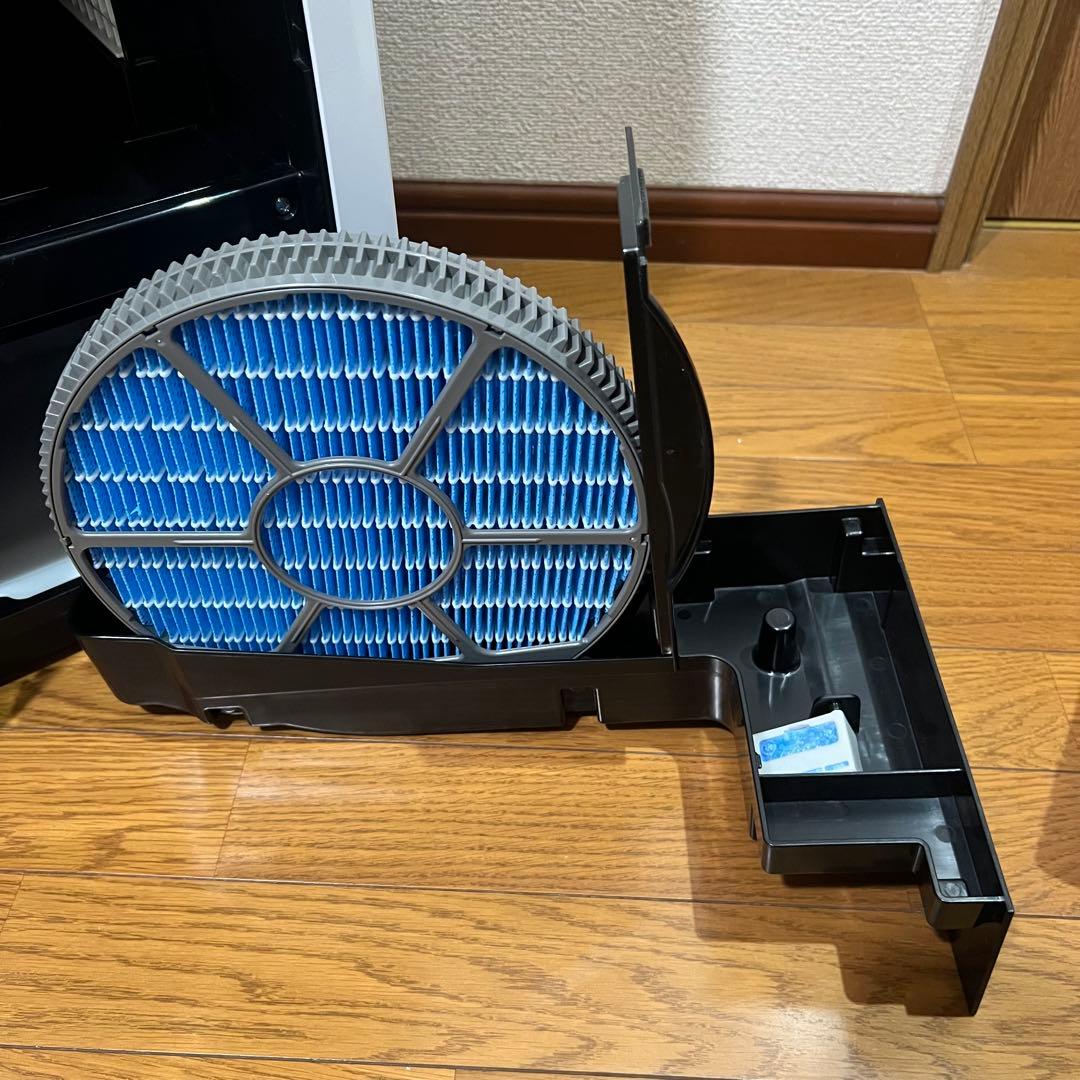 美品 SHARP 空気清浄機 2019年式 KC-HD70-W